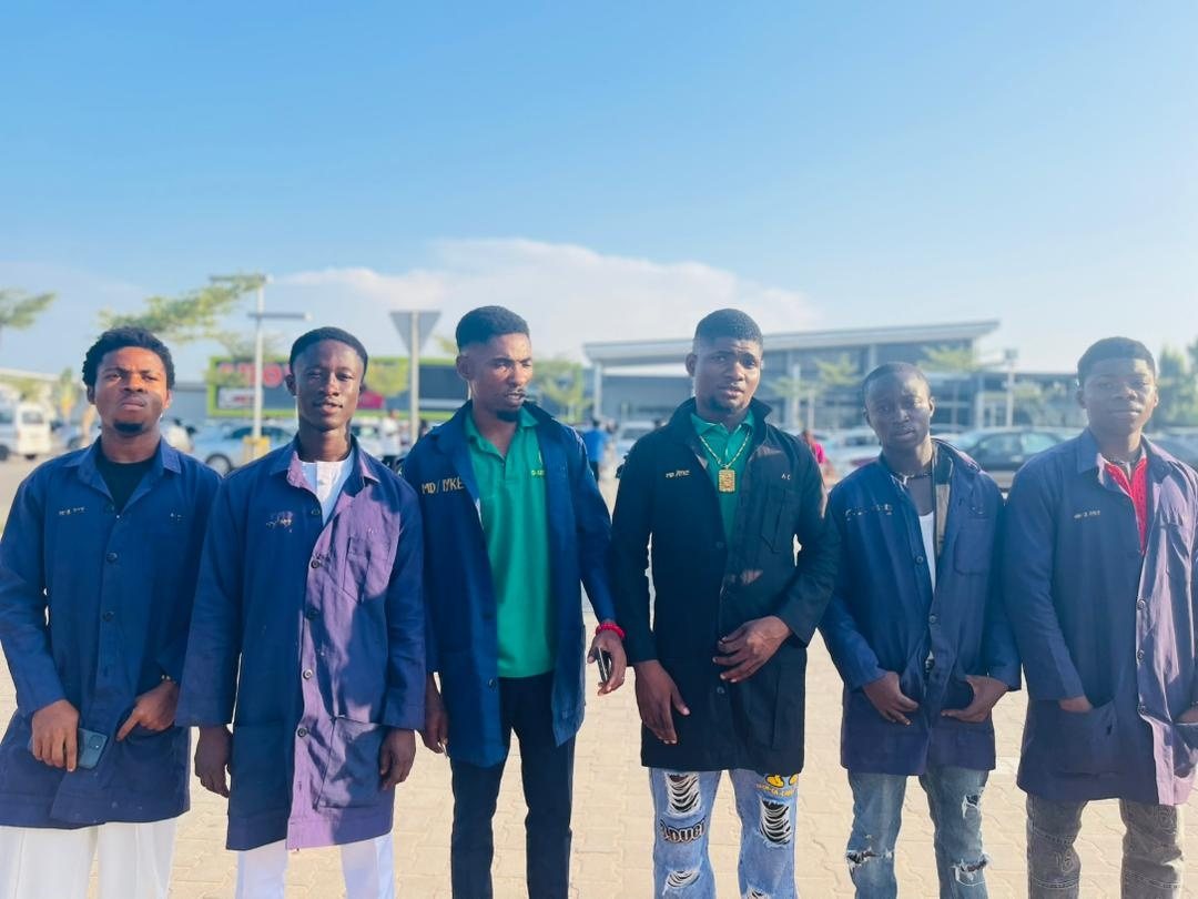 The GEIYKE technician team